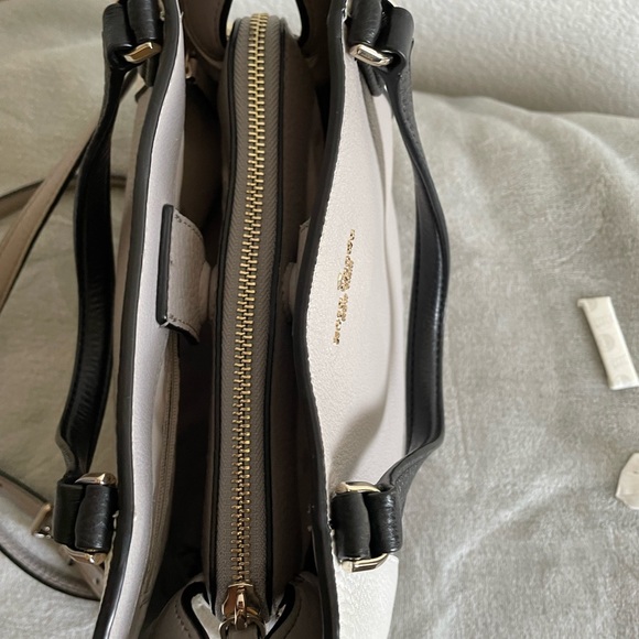 Kate Spade Med Satchel - Picture 7 of 9